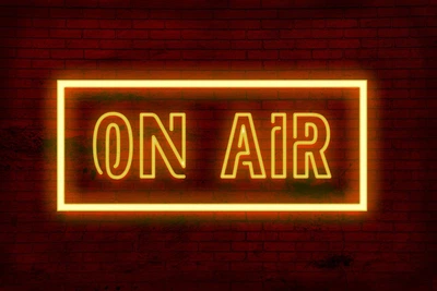Картина на холсте в эфире on air неон 20х30 см