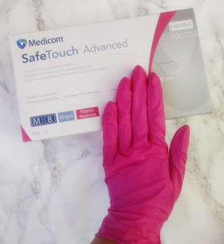 Рукавички нітрилові Medicom SoftTouch рожеві фуксія одноразові оглядові розмір М 100 штук 50 пар