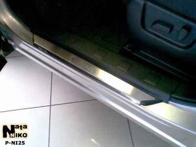 Накладки на пороги Nissan X-Trail II (T31) 2007- premium NataNiko P-NI25