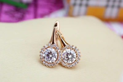Сережки Xuping Jewelry білий камінь в обідку з дрібних фіанітів 1,6 см золотисті