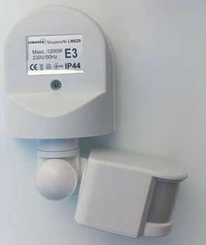 Інфрачервоний датчик руху настінний Lemanso LM629w