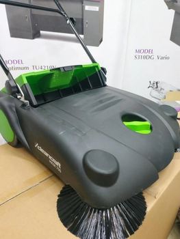 Подметальная механическая (ручная) машина Cleancraft HKM 700