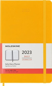 Щоденник Moleskine на 2023 рік середній 13 х 21 см жовтогарячий