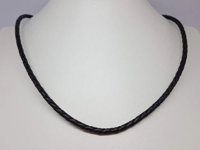 Ювелирный шнурок из кожи с золотыми вставками. 950037 65