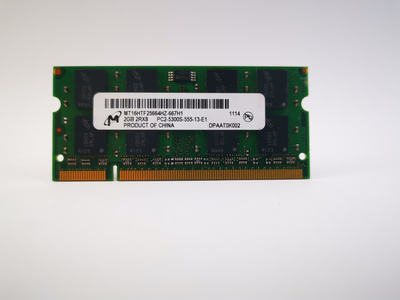 Оперативная память для ноутбука SODIMM Micron DDR2 2Gb 667MHz PC2-5300S (MT16HTF25664HZ-667H1) 6648 Б/У