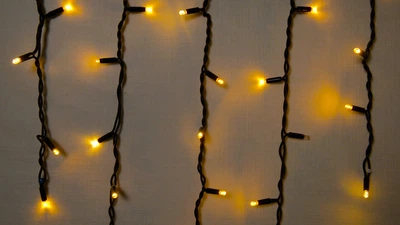 Гирлянда ICICLE 7 Вт желтая, провод черный 75 LED бахрома 2x0,7м IP44 для улицы
