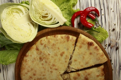 Пирог с осетинским сыром и капустой 1200г.