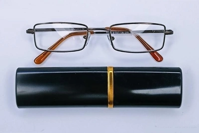 Металеві окуляри в тубусі Ochi чорний +3,5