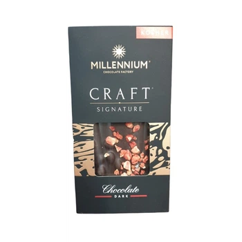 Черный шоколад с фундуком, миндалем и клубникой, 100 г Millennium