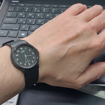 Мужские наручные часы CASIO MQ-24-1BUL