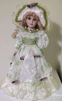 Фарфоровая кукла, сувенирная, коллекционная Porcelain doll " Мария " 40 см (1303-13)