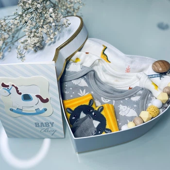 Дитячий подарунковий набір для новонародженого хлопчика 56-62 см Gift HUB Бебі бокс для малюка Б119