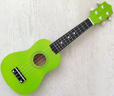 Укулеле HM Soprano Apple Green 21" + медиатор, дополнительная струна