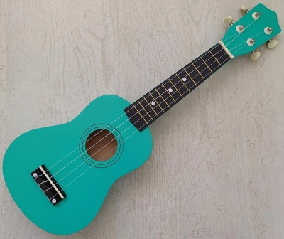 Укулеле HM Soprano Mint Green 21" + медиатор, дополнительная струна