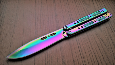 Нож Бабочка Цветной (градиент) Хамелеон с изумрудными вставками D86