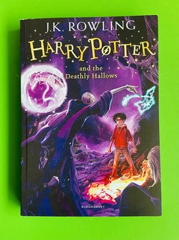 Harry Potter and the Deathly Hallows. Book 7. Joanne Rowling. Bloomsbury