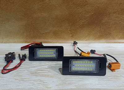 Плафон LED подсветка номера аналог 5N0943021 Шкода (Skoda) Фабия Суперб Октавия А7 Рапид Йети