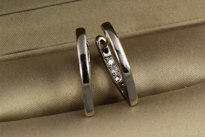 Серьги Xuping Jewelry стрелки с камнями сзади 2 см серебристые