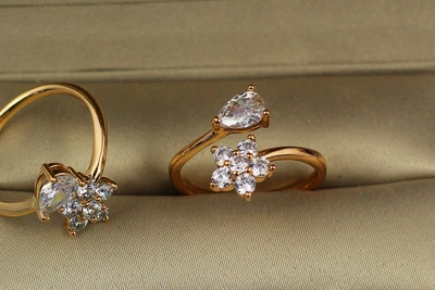 Кольцо Xuping Jewelry летний дождь р 18+ золотистое