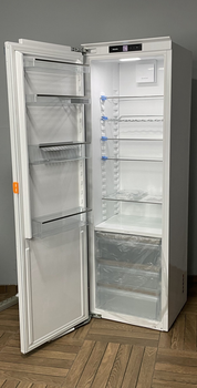 Вбудований Холодильник Miele K 7743 E Б\В