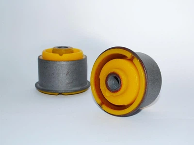Полиуретановый сайлентблок заднего продольного рычага Nissan 55501-1KD0A v18 Polybush 020811-46269-v18 Poly Bush (02081146269V18)