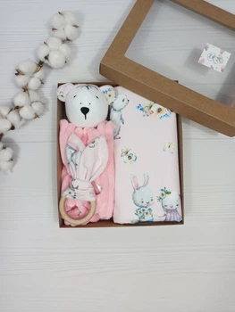 Набор для малыша: пеленка, комфортер, грызкнок a.l.babybox Зайка с мамой Розовый