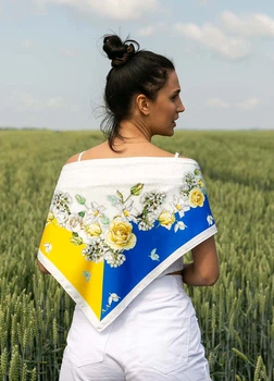 Хустка патріотична (атлас) 90х90 см (С90150-16)