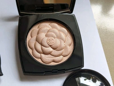 Хайлайтер для обличчя Chanel Reve de Camelia Illuminating Powder 10g