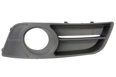 Решітка бампера AVTM Toyota Corolla Hb 05-07 ліва з отворами протитуманок 7004 995, 5212702120