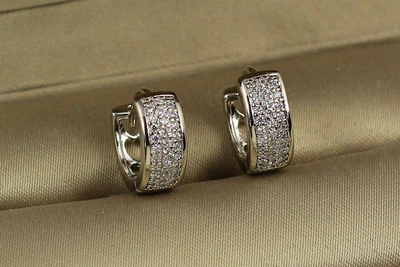 Сережки кільця Xuping Jewelry широкі з камінцями з боків бортики 1.3 см сріблясті