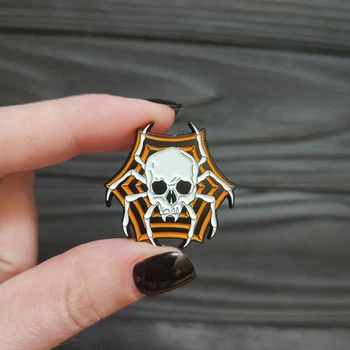 Значок, брошка, пін із металу на одяг, металевий значок "Череп. Павук" (Знач0607)