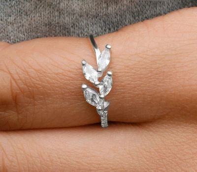 Каблучка зі срібла 925 з фіанітами (АРТ. №962) Розмір 17.5 Dadiverin Jewelry