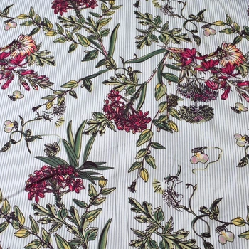 Вискоза белая в серую полоску, бордовые цветы, ш.140 (10956.003)