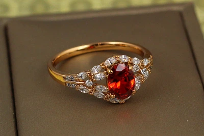 Кільце Xuping Jewelry балада з червоним фіанітом р 21 золотисте