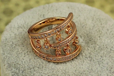 Кольцо Xuping Jewelry забава с танцующими подвесками р 16 золотистое