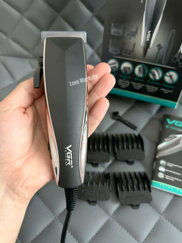 Профессиональная машинка для стрижки волос VGR V-033 с функцией триммера и 4 насадками