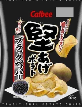 Чипсы Calbee Kataage Potato Chips Black Pepper Taete 65г