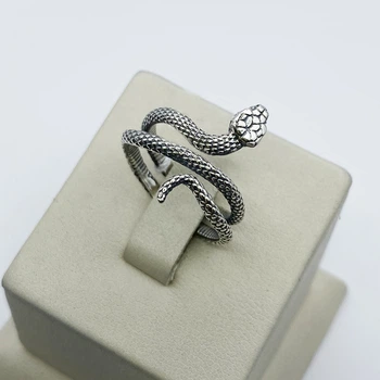 Кольцо серебряное "Змея" 17 4,14 г