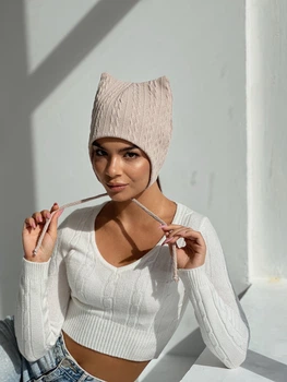 Шапка с ушками кошка D.Hats с узором бежевого цвета теплая универсальная