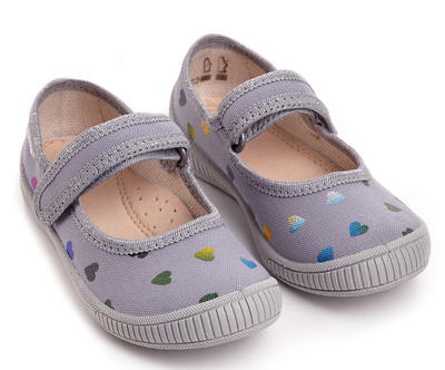 Как выбрать детскую обувь из текстиля