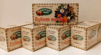 Упаковка натурального травяного чая Букет трав Карпатский чай 100 пакетиков