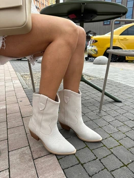 Женские ботинки ковбойки ShoesBand Песочного цвета натуральная замша 39 (25,5 см) (S36071-3д)