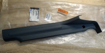 Накладка порога ззаду права General MOTORS 96235970 пластик DAEWOO LANOS