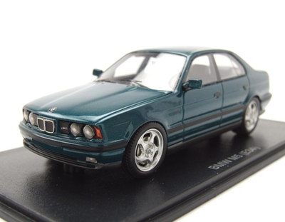 Модель автомобіля BMW M5 (E34) Dark Green Metallic by Neo Scale