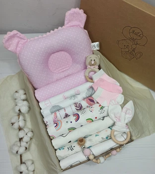 Набор для новорожденного: подушка, пеленки и игрушки a.l.babybox Горох белый на розовом