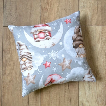 Подушка Baby Textile Новорічна 35х35 см Гноми на сірому 36913461