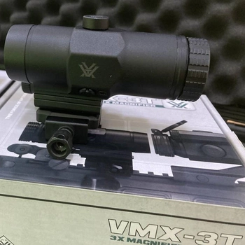 Магнифер Vortex VMX-3T 3-х кратный с откидным креплением на планку Пикатинни