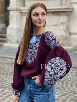 Стильная вышиванка женская цвета марсала "Лаки" с голубой вышивкой на домотканом полотне бордовая 12219-44 (М)