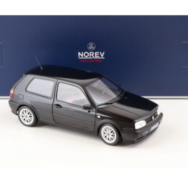 ミニカー 1993 Volkswagen Golf Variant (Mk3) 1/43 Коллекционная масштабная модель VW Golf Variant от Schabak