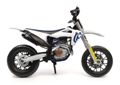 Модель мотоцикла Husqvarna FS 450 Supermoto 1:18 Bburago (B4707)